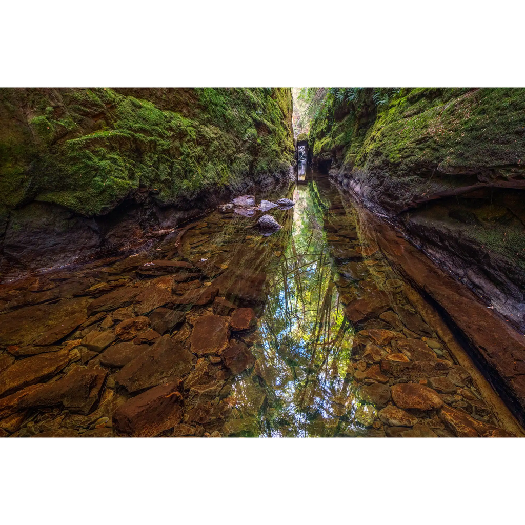 Gorge with chockstone by Martin Hawes
