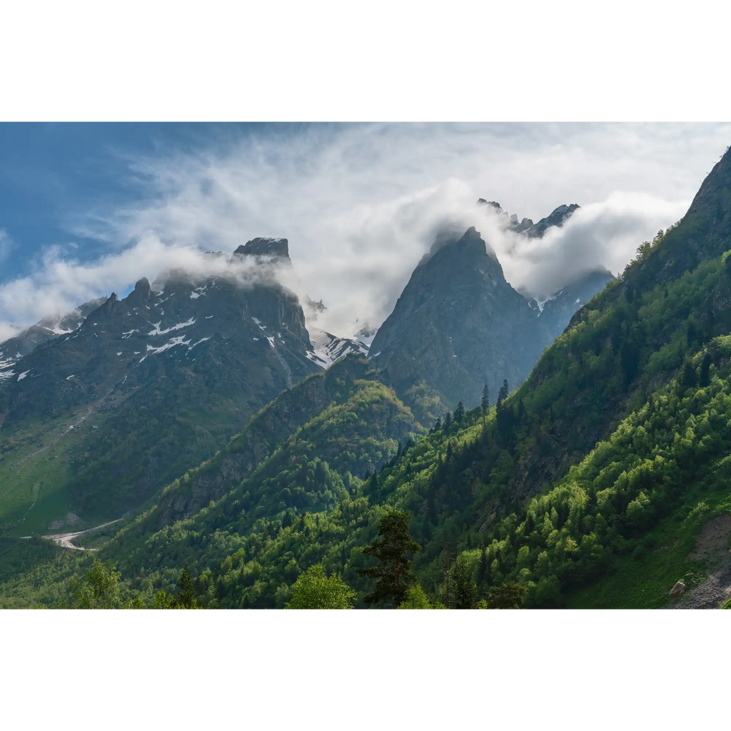 The Lekhziri valley by Martin Hawes