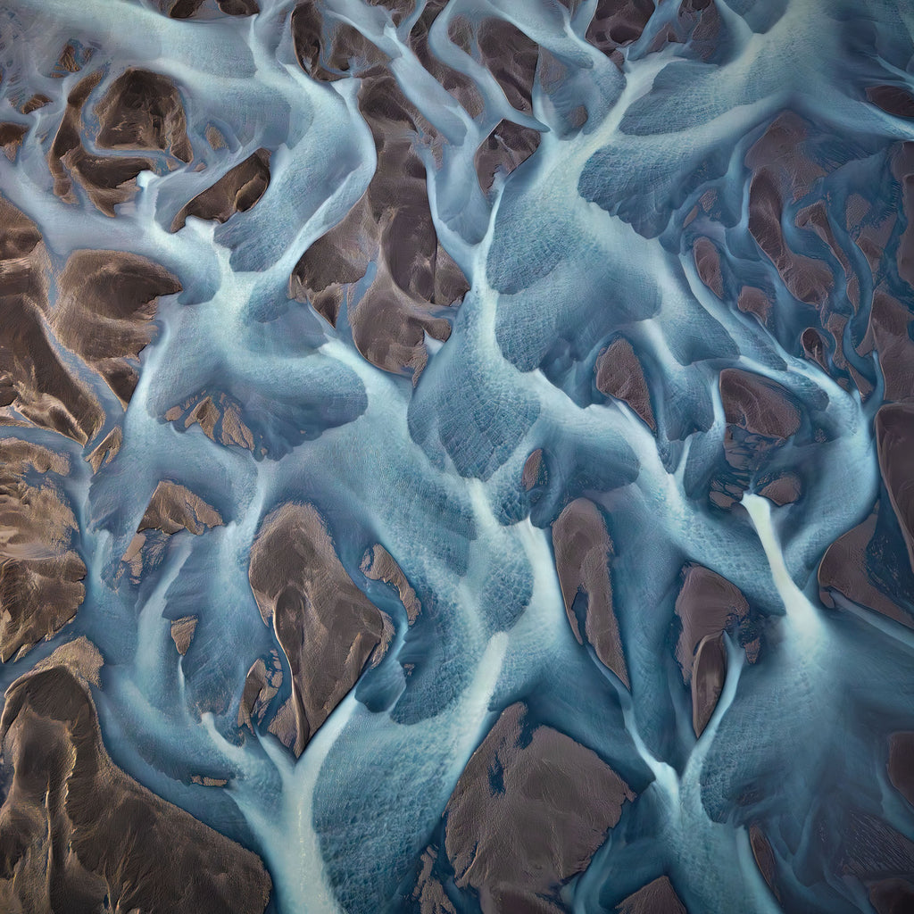 Interlocked by Paul Hoelen