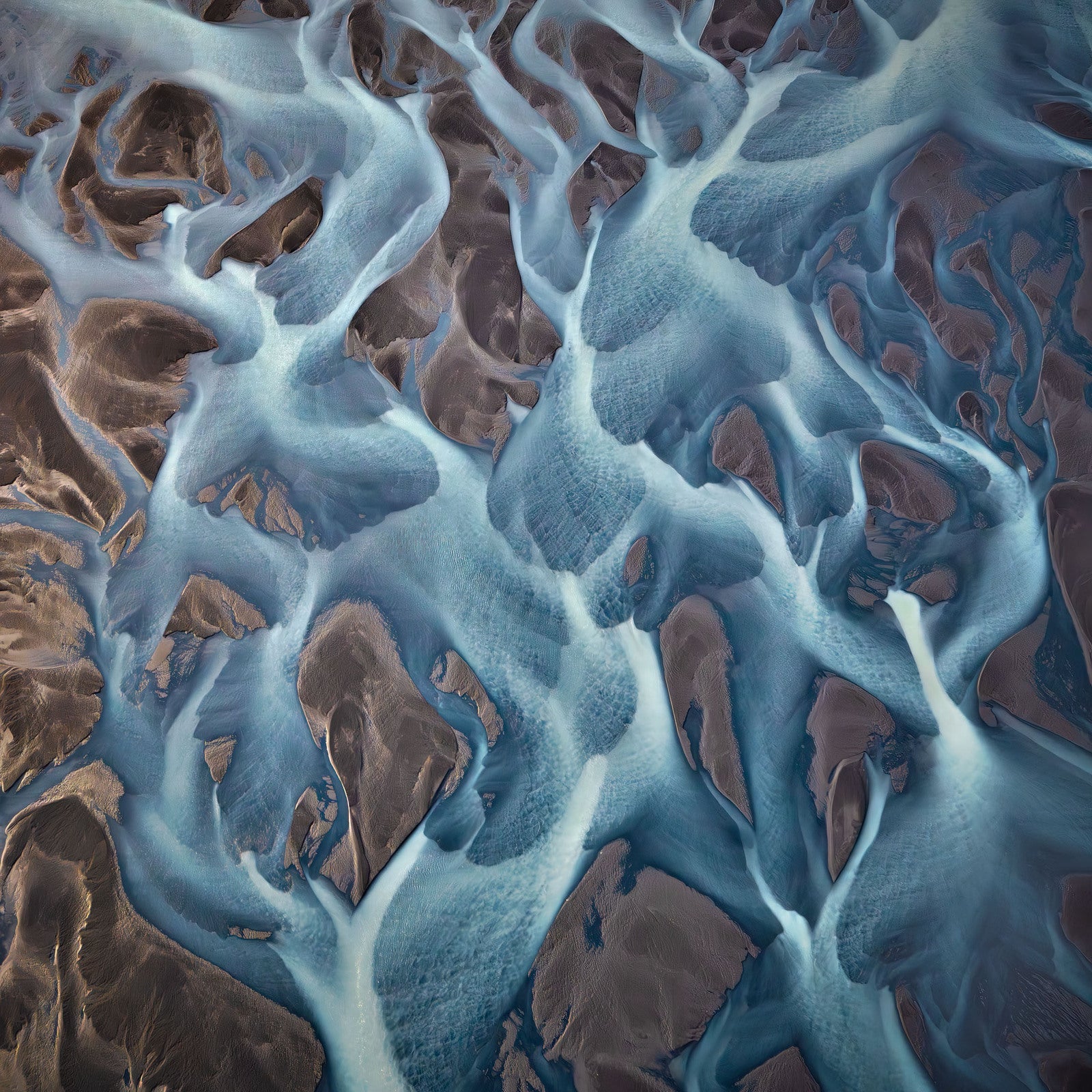 Interlocked by Paul Hoelen